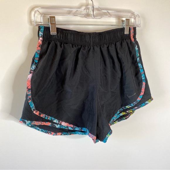 Nike Womens Dri-Fit Running Shorts Sz M Black Colorful Trim Pocket Lined Lightwt - Picture 2 of 10